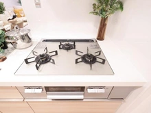 【神奈川県/川崎市多摩区中野島】多摩川テラス キッチン：三口コンロ