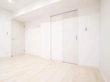 【神奈川県/川崎市多摩区中野島】多摩川テラス 洋室：約7.4帖
ウォークインクローゼット付き