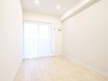 【神奈川県/川崎市多摩区中野島】多摩川テラス 洋室：約5.3帖
ウォークインクローゼット付き