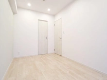 【神奈川県/川崎市多摩区中野島】多摩川テラス 洋室：約5.3帖
ウォークインクローゼット付き