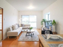 【東京都/多摩市鶴牧】エステート鶴牧5-37 リビング・ダイニング：※家具調度品等は販売価格に含まれておりません