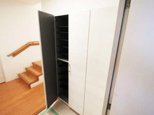 【東京都/多摩市鶴牧】エステート鶴牧5-37 玄関