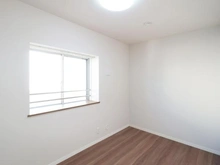 【神奈川県/横浜市旭区白根町】ガーデンテラス白根台 9号棟 洋室：約3.8帖