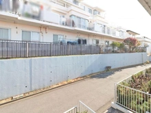 【神奈川県/横浜市旭区白根町】ガーデンテラス白根台 9号棟 眺望：洋室約4.0帖側バルコニーから