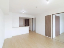 【東京都/江戸川区篠崎町】アデニウム篠崎 LDK：約15.3帖
床暖房付き