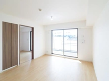 【東京都/江戸川区篠崎町】アデニウム篠崎 リビング・ダイニング：約12.0帖
床暖房付き