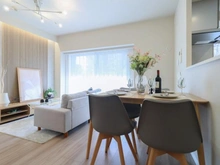 【東京都/世田谷区北烏山】パークアベニュー芦花公園 壱番館 LDK：約13.6帖
床暖房付き