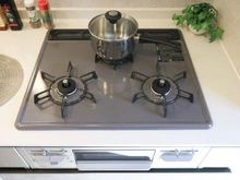 【東京都/世田谷区北烏山】パークアベニュー芦花公園 壱番館 キッチン：三口コンロ