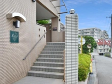 【神奈川県/川崎市麻生区東百合丘】リエス東百合丘 アプローチ