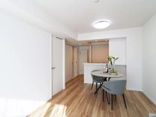 【東京都/多摩市乞田】ライオンズヴィアーレ多摩永山 LDK：約13.0帖
床暖房付き