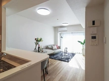 【東京都/多摩市乞田】ライオンズヴィアーレ多摩永山 LDK：約13.0帖
床暖房付き