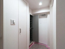 【東京都/多摩市乞田】ライオンズヴィアーレ多摩永山 玄関