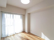 【東京都/多摩市乞田】ライオンズヴィアーレ多摩永山 洋室：約5.0帖