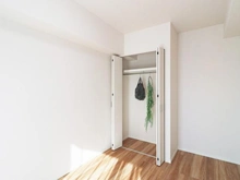 【東京都/多摩市乞田】ライオンズヴィアーレ多摩永山 洋室：約5.0帖