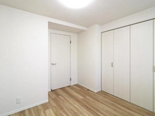 【東京都/多摩市乞田】ライオンズヴィアーレ多摩永山 洋室：約6.2帖