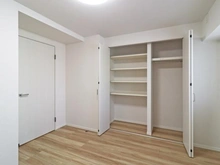 【東京都/多摩市乞田】ライオンズヴィアーレ多摩永山 洋室：約6.2帖