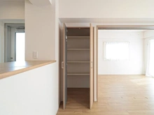 【神奈川県/横浜市港南区野庭町】コスモ上永谷 LDK：収納