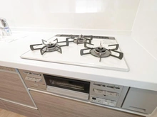 【神奈川県/横浜市港南区野庭町】コスモ上永谷 キッチン：三口コンロ