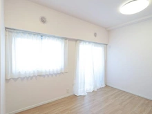 【神奈川県/横浜市港南区野庭町】コスモ上永谷 洋室：約8.2帖