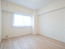 【神奈川県/横浜市都筑区大熊町】大倉山キャッスル 洋室：約6.2帖
ウォークインクローゼット付き