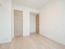 【神奈川県/横浜市都筑区大熊町】大倉山キャッスル 洋室：約6.2帖
ウォークインクローゼット付き