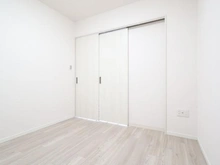 【東京都/多摩市落合】クロスウィル多摩センター 洋室：約4.5帖
ウォークインクローゼット付き
