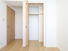 【東京都/多摩市落合】カインドステージ多摩センター 洋室：約4.3帖