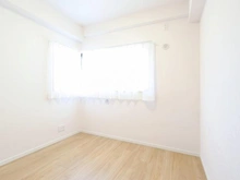 【東京都/多摩市落合】カインドステージ多摩センター 洋室：約4.3帖