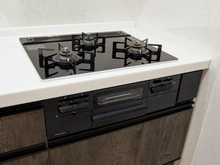 【東京都/府中市四谷】ルイシャトレ府中フェアリーコート キッチン：三口コンロ