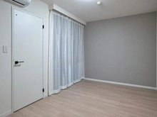 【東京都/府中市四谷】ルイシャトレ府中フェアリーコート 洋室：約7.1帖
ウォークインクローゼット付き