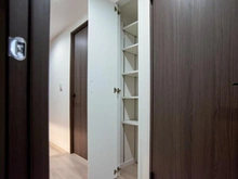 【東京都/府中市四谷】ルイシャトレ府中フェアリーコート 廊下：収納