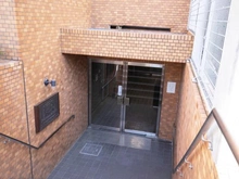 【東京都/多摩市聖ヶ丘】ライオンズマンション多摩永山 アプローチ