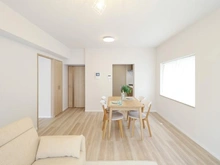 【神奈川県/横浜市栄区上郷町】港南台プリンスハイツ 5号館 LDK：約16.2帖
※家具・調度品は販売価格に含まれておりません