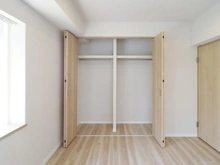 【神奈川県/横浜市栄区上郷町】港南台プリンスハイツ 5号館 洋室：約6.5帖