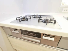 【神奈川県/藤沢市本藤沢】ロータリーパレス藤沢 キッチン：三口コンロ