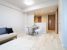 【神奈川県/川崎市川崎区大師本町】シャリエ川崎大師 LDK：約13.5帖
床暖房付き