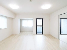 【神奈川県/茅ヶ崎市中海岸】レゾン茅ヶ崎中海岸 リビング・ダイニング