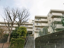 【神奈川県/横浜市神奈川区白幡南町】インペリアル東白楽ガーデンハウス A棟 外観