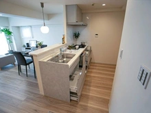 【神奈川県/横浜市神奈川区白幡南町】インペリアル東白楽ガーデンハウス A棟 キッチン