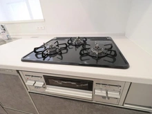 【神奈川県/横浜市港南区日野中央】ライオンズガーデン港南台 キッチン：三口コンロ