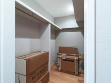 【東京都/多摩市関戸】ザ・スクエア B棟 ウォークインクローゼット：約3.5帖
（リフォーム中）