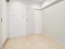 【東京都/世田谷区野毛】ライオンズマンション上野毛第3 洋室：約4.6帖
ウォークインクローゼット付き