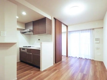 【神奈川県/茅ヶ崎市幸町】リストレジデンス茅ヶ崎 LDK：約11.3帖
床暖房付き