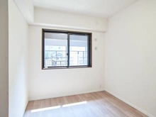 【神奈川県/川崎市麻生区向原】クレストフォルム新百合ヶ丘サウスヒル 洋室：約6.3帖