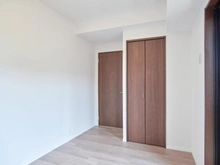 【神奈川県/川崎市麻生区向原】クレストフォルム新百合ヶ丘サウスヒル 洋室：約5.5帖