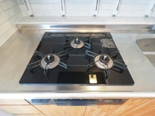 【神奈川県/横浜市緑区十日市場町】ホーメストプラザ十日市場西館 キッチン：三口コンロ