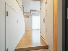 【神奈川県/横浜市緑区十日市場町】ホーメストプラザ十日市場西館 リビング・ダイニング：玄関から望むリビングダイニング