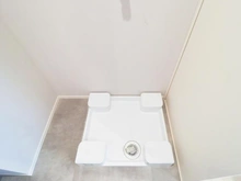 【神奈川県/横浜市緑区十日市場町】ホーメストプラザ十日市場西館 洗面室：洗濯機置場