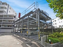 【東京都/多摩市諏訪】プレシス多摩永山レヴィエ 駐車場