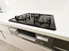 【神奈川県/川崎市幸区小倉】パークシティ新川崎 東三番街 F棟 キッチン：三口コンロ